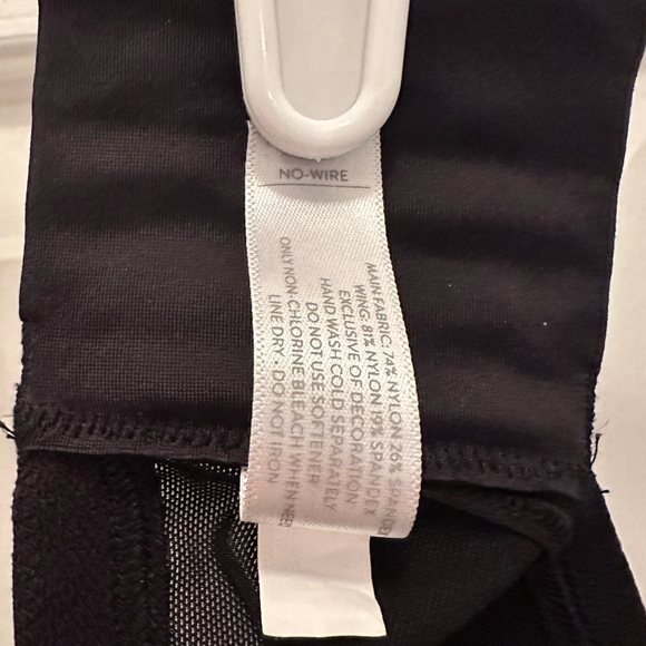 Livi Black Wireless Sports Bra, Size: 50B - Picture 8 of 11